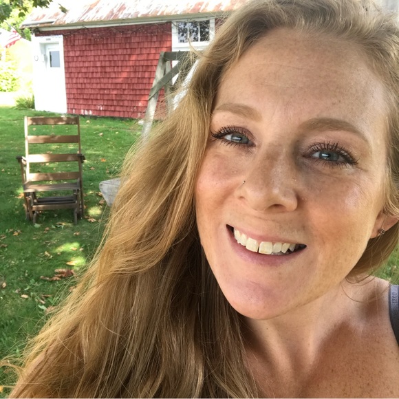 Meet your Posher, Amanda - Picture 1 of 1